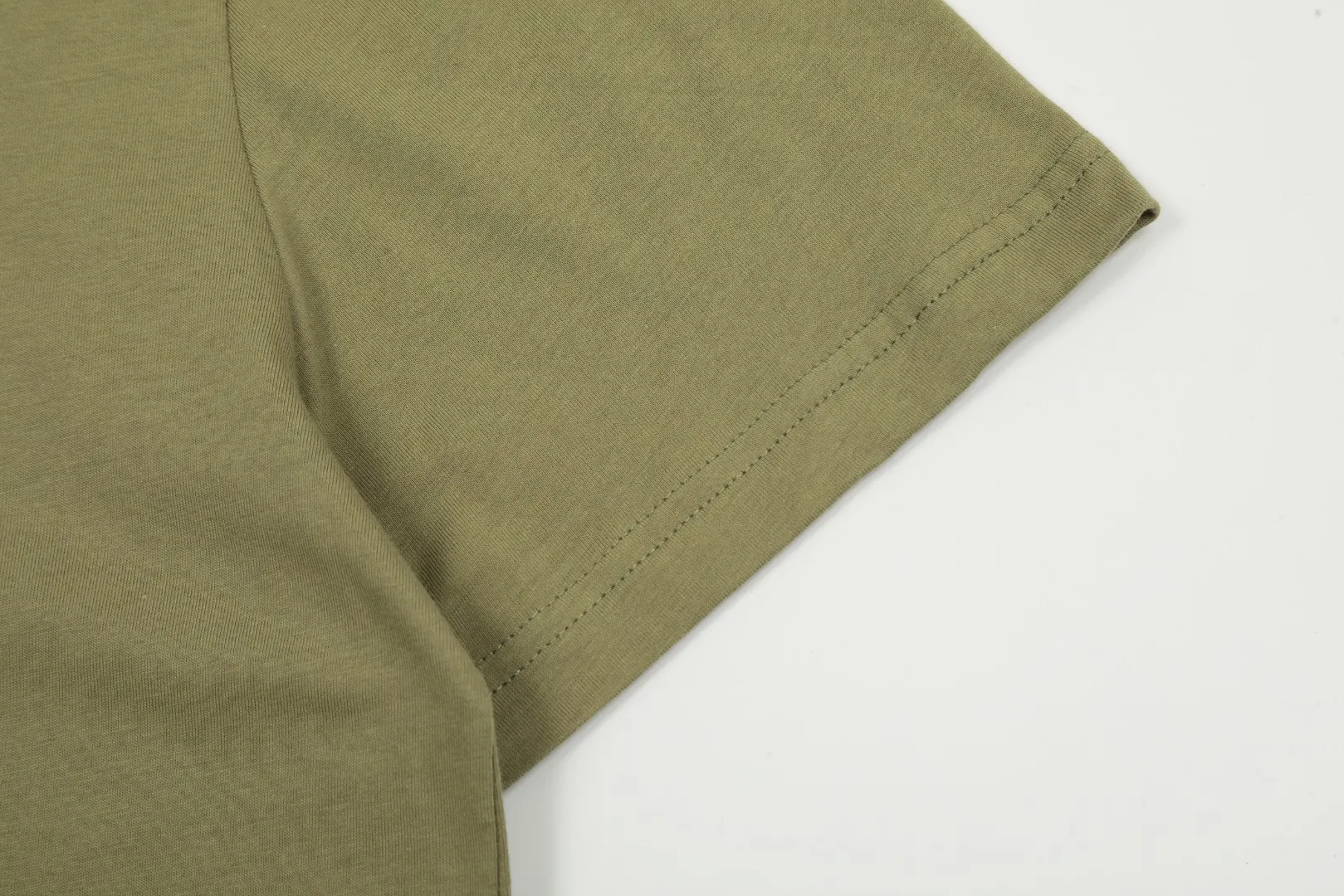 🅿️116 "Top quality" Style number: DS003# (not off the shelves all year round) [Ralph Lauren classic pony embroidered round neck basic short sleeves] ✅Ralph Lauren Ralph Lauren classic basic versatile round neck short sleeves ✅Main supplier platform live broadcast Wholesale entities Replenish when out of stock Not off the shelves ✅ZP quality 1:1 version Scan the code to enter the GF website Z cabinet quality ✅26 pieces of 180g hydrophilic toner 100% cotton fabric, comfortable and soft, strong breathability, high-end, cost-effective, good quality needless to say ✅Restore the original version, the maximum size can be worn up to 210 pounds, loose, comfortable and stress-free ✅Work wear, life wear, suitable for various occasions, must-have recommendation for couples Size: Powder white dark gray blue label light gray white label